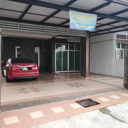 Farisha Homestay อลอร์สตาร์ ภายนอก รูปภาพ