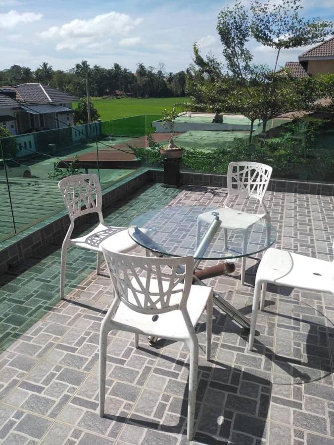 Farisha Homestay อลอร์สตาร์ ภายนอก รูปภาพ
