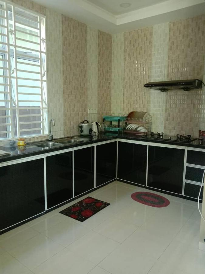 Farisha Homestay อลอร์สตาร์ ภายนอก รูปภาพ